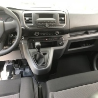 Peugeot Traveller L3H1 pro 9 osob, 88 kW